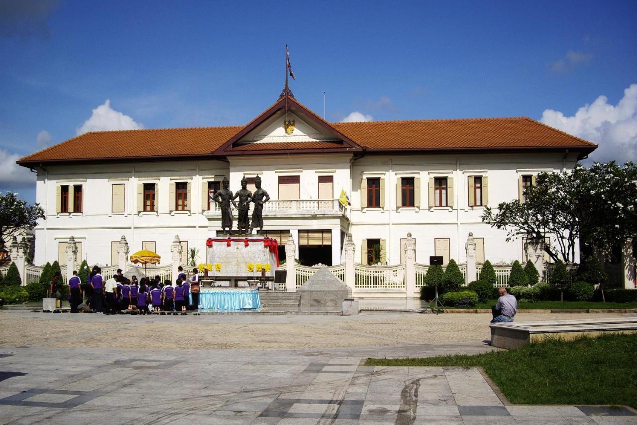 Oyo 677 Le Loftel Hostel Chiang Mai Eksteriør bilde