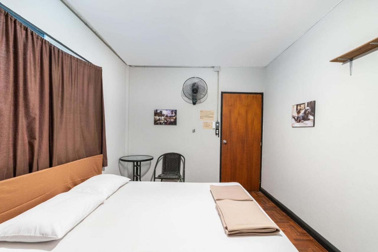 Oyo 677 Le Loftel Hostel Chiang Mai Eksteriør bilde